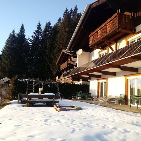 Ferienwohnung Almhaus Florian Treffen Exterior foto