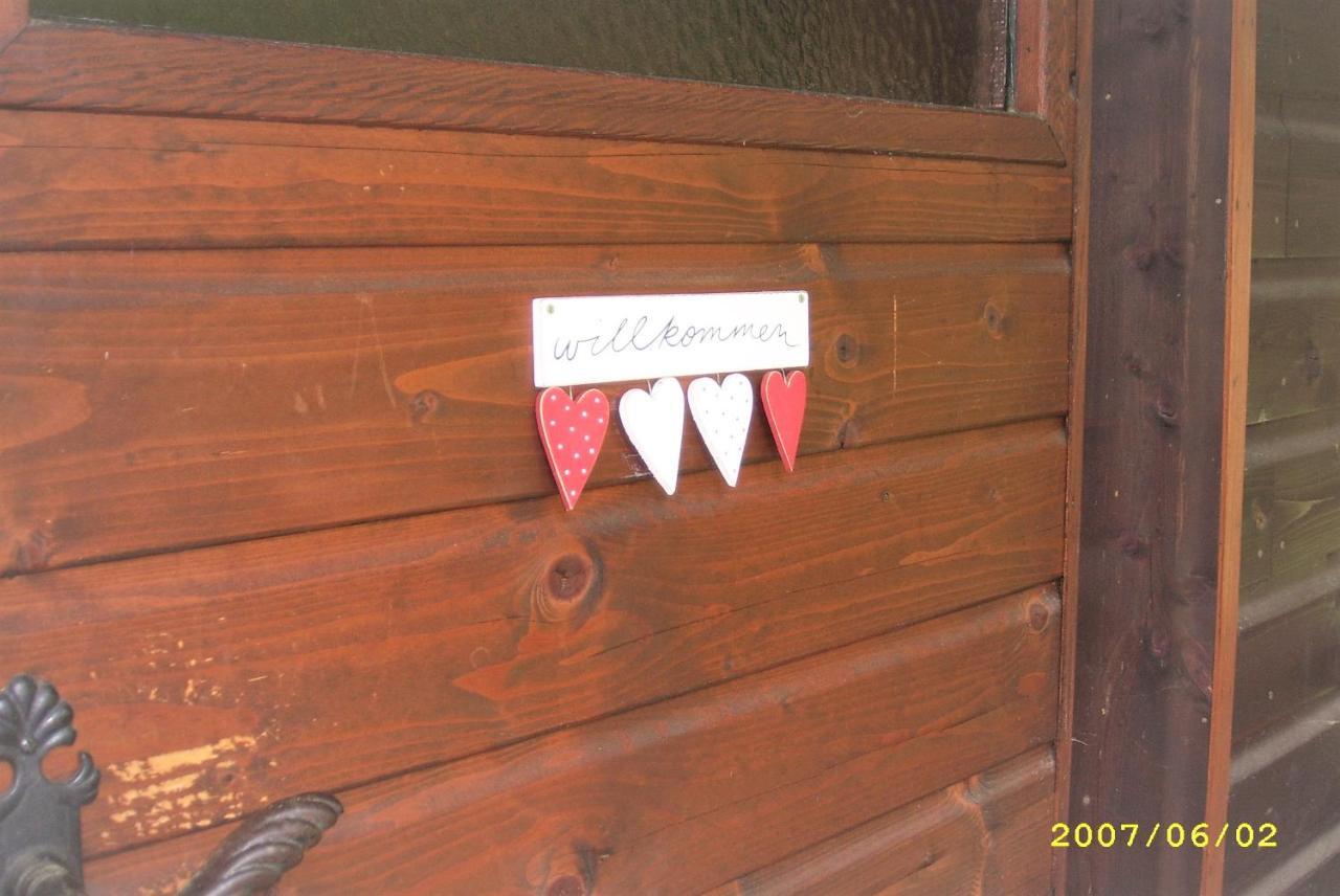 Ferienwohnung Almhaus Florian Treffen Exterior foto